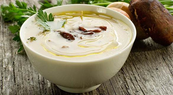 https://monjardinmamaison.maison-travaux.fr/wp-content/uploads/sites/8/2021/10/recette-de-veloute-de-cepes-et-de-champignons-de-paris.jpg